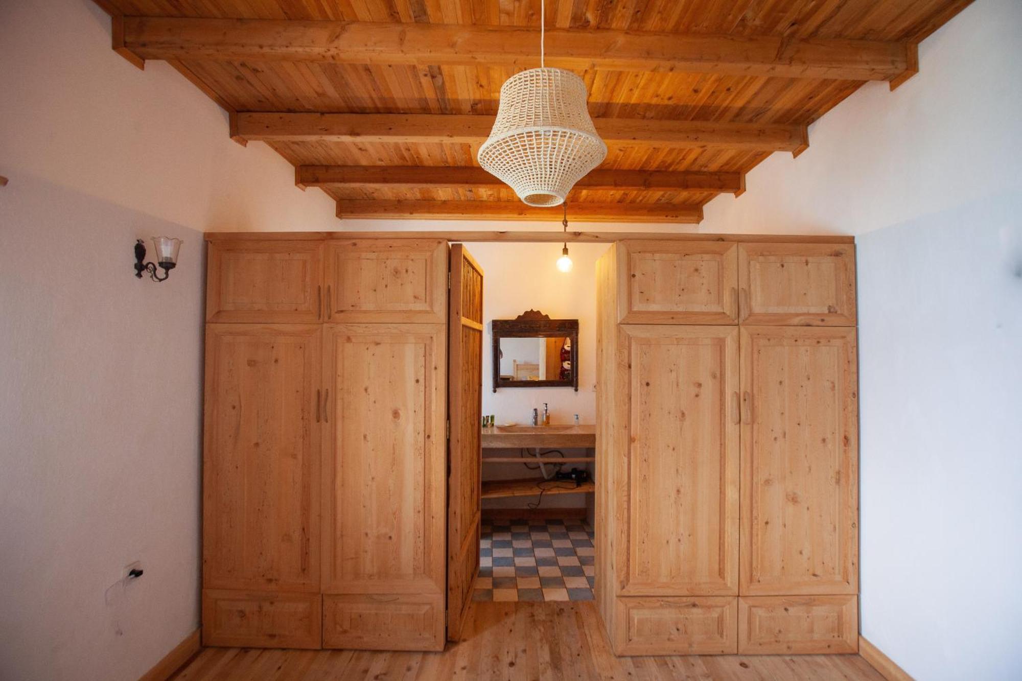 Hotel Kargilos & 3*
